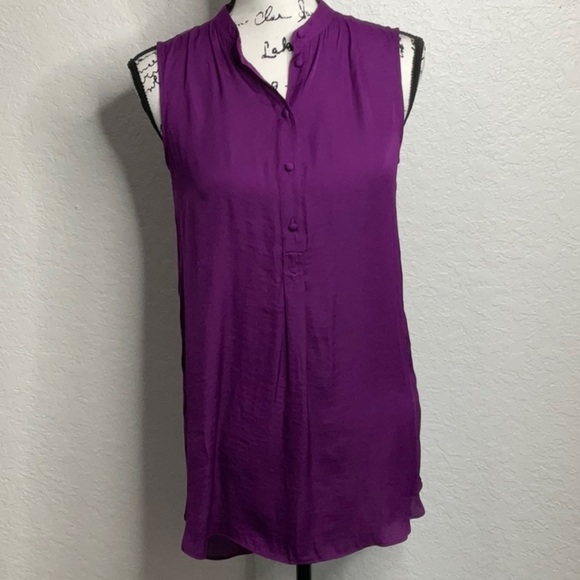Vince Camuto NWOT Purple Sleeveless Top, Size XXS. 100% Polyester. Pit to pit 17 - Picture 1 of 4